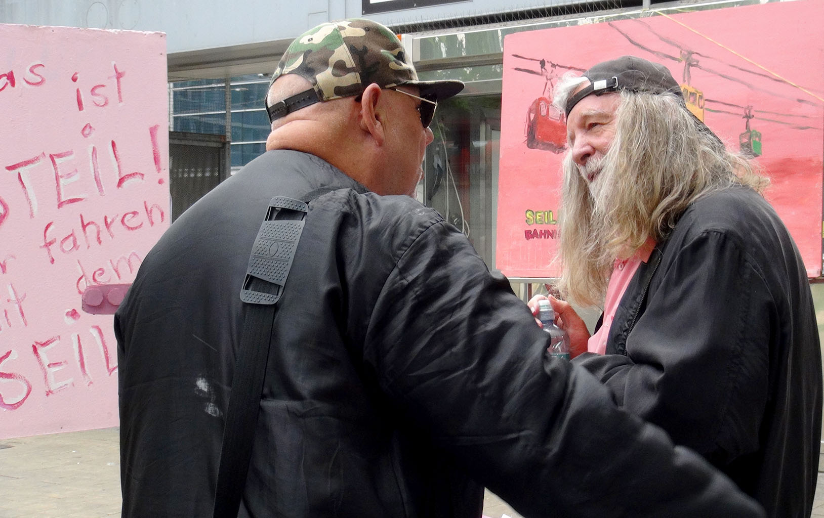 KUNST IM ÖFFENTLICHEN RAUM